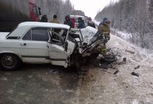 В аварии на трассе «Вятка» «Волга» осталась без капота