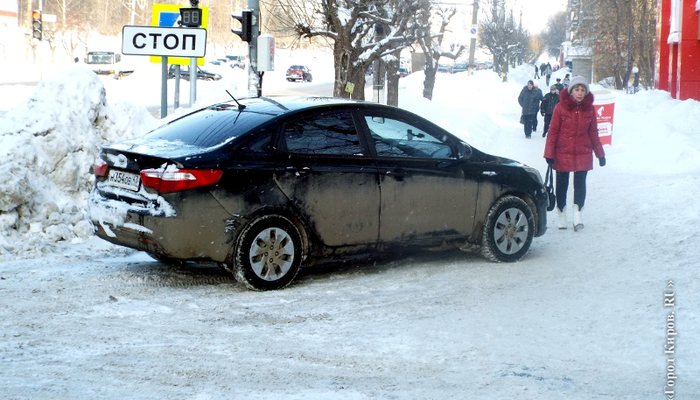 Парковка на тротуаре: зимой можно? 