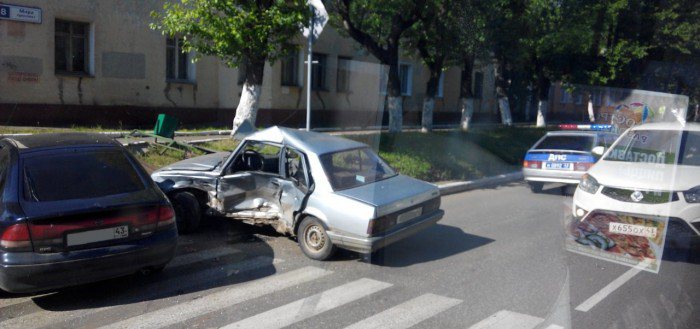 Не пропустил на повороте: в Чепецке столкнулись 2 легковушки