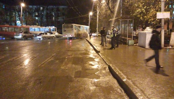 В кировском автобусе пострадала женщина
