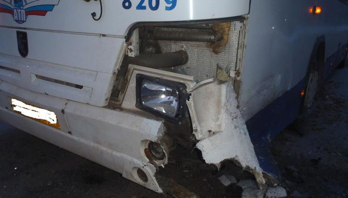 На Свердлова пьяный водитель «Лады Гранты» протаранил автобус