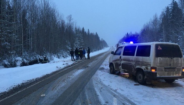 1 человек погиб и 4 в больнице - авария на трассе Киров - Пермь