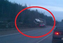 В Слободском районе на трассе фура улетела в кювет