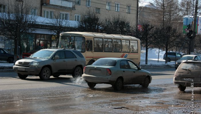 Алексей Ивонин предложил ремонтировать дороги за счет дорожников