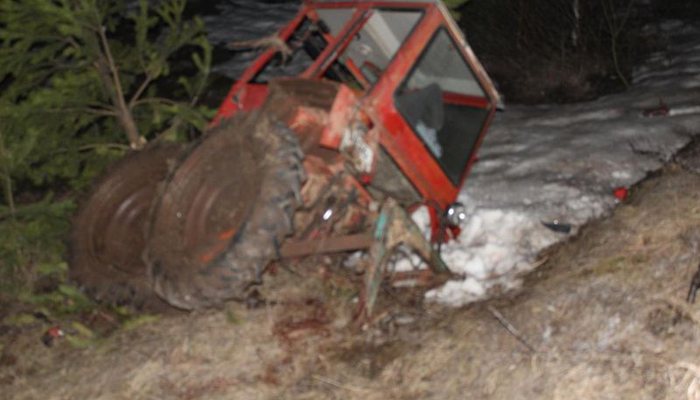 От столкновения трактора и «УАЗа» погиб водитель «буханки»