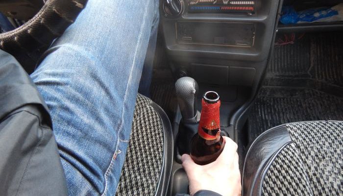 Полицейские два дня подряд задерживали пьяного водителя «десятки»