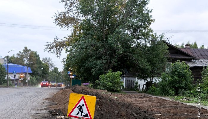 Никита Белых выделил деньги на ремонт дороги в Котельниче