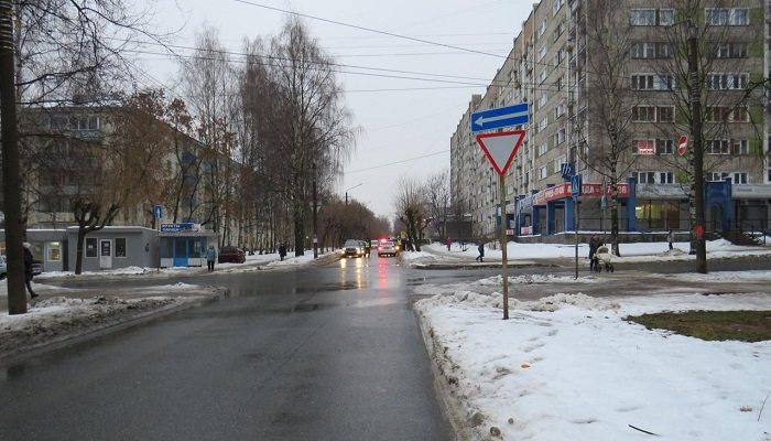 В Кирове водитель на внедорожнике сбил 9-летнего ребенка: потребовалась госпитализация