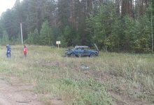 Ночью водитель «четверки» врезался в дерево и погиб