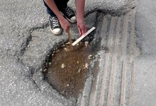 Активисты «РосЯмы» грозятся потребовать ремонта дорог через суд