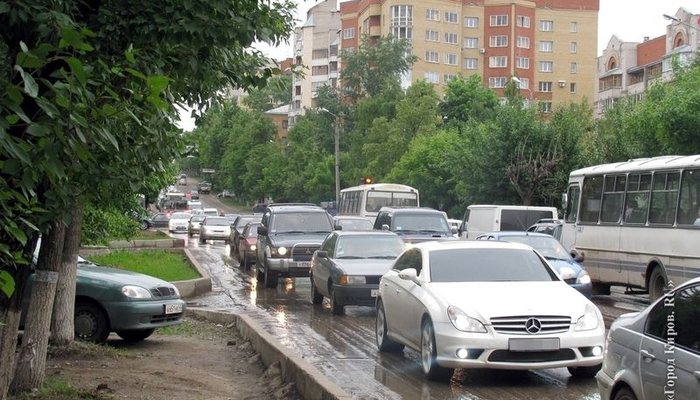 Средний возраст машин в Кировской области 12,7 лет