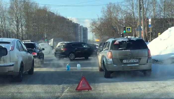 Утром 26 февраля на Солнечной столкнулись 3 машины