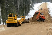 Подрядчик срывает график строительства дороги Опарино-Альмеж 