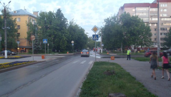 На Казанской автомобилист сбил подростка-велосипедиста и скрылся