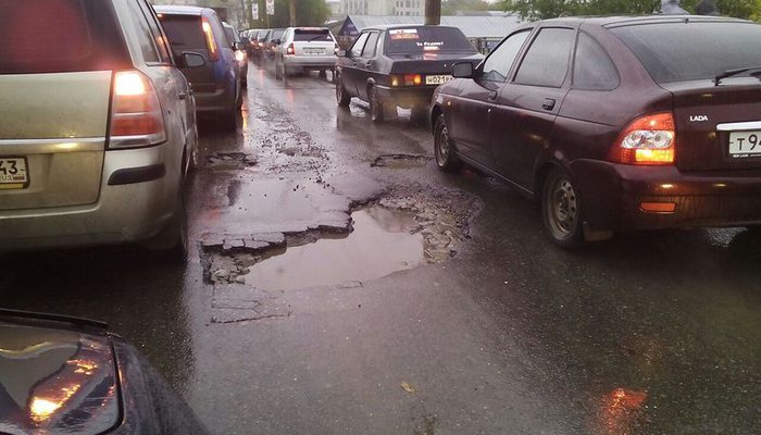 Власти обещали сделать ямочный ремонт улицы Воровского