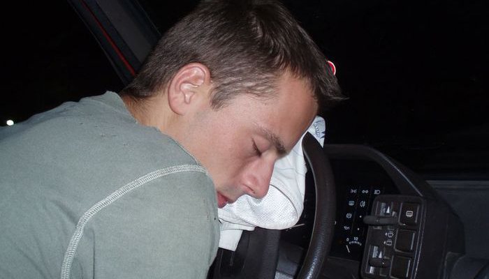 Сонный водитель опаснее пьяного