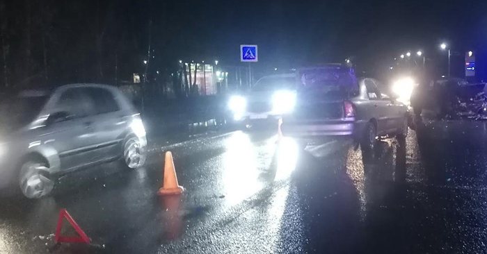 В Чепецке легковушка сбила пешехода и врезалась во встречный Chevrolet Lanos