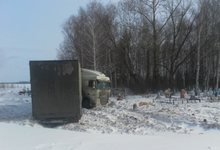 В Яранском районе фура разнесла могильные плиты и кресты