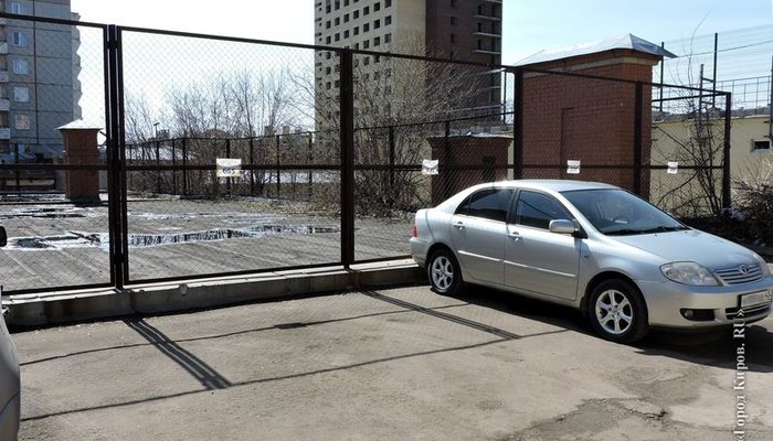 Паркуюсь как хочу: как «приватизируют» парковочные места в Кирове