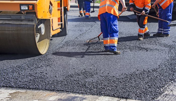 Власти: срыва срока ремонта кировских дорог нет