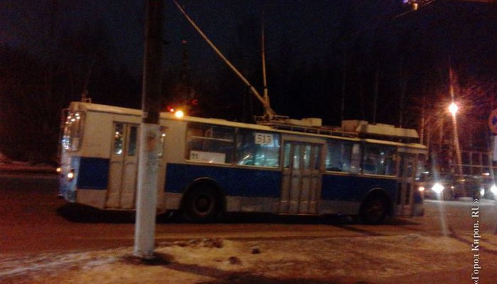 В Кирове троллейбус уехал на улицу, где нет троллейбусной линии