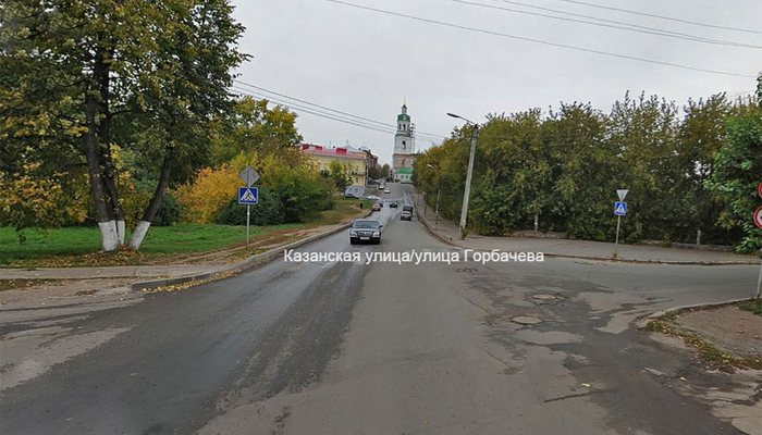 На перекрестке Казанской-Горбачева водитель сбил женщину и скрылся 