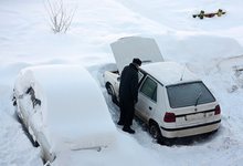 Что делать если машина замерзла и не заводиться?