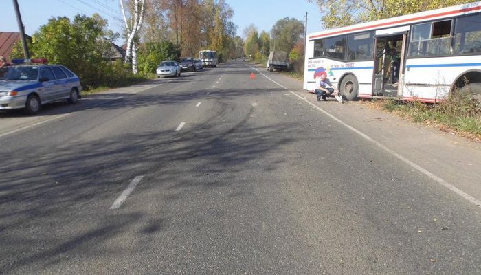 Пьяный водитель учинил ДТП с автобусом