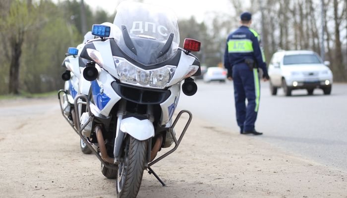 Дороги Кирова начали патрулировать ДПСники на мотоциклах