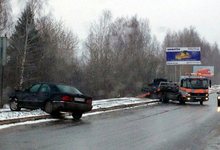 Зима в апреле: машины сталкиваются или улетают в кювет