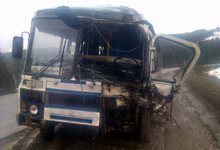 В Сунском районе на трассе столкнулись КАМАЗ и автобус. Есть пострадавшие