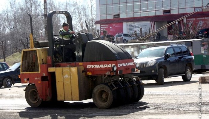 Владимир Быков: дороги в Кирове отремонтируют к майским праздникам
