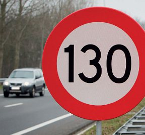 МВД предлагает увеличить максимальную скорость на автомагистралях до 130