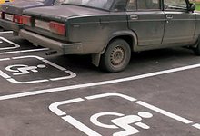 Автовладельцам Кирова не грозит крупный штраф за парковку в местах для инвалидов