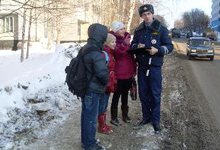 Инспекторы ГИБДД вышли в рейд: под контролем школы и детские сады
