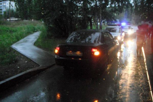 Водитель «Лады» сбил 15-летнюю школьницу во дворе на Воровского 