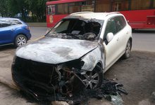 Пожар на Дружбе. 2 студента бросились спасать чужие машины