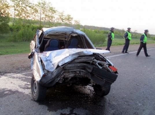 Водитель уснул за рулем: три человека погибли на трассе в Слободском