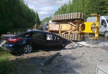 ДТП. Бульдозер раздавил машину. 4 человека погибли [фото]