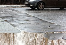 «Лежачий полицейский» разрушился через 2 месяца после ремонта к приезду Владимира Путина