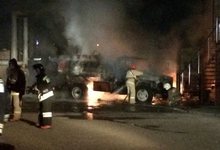 На Автотранспортном переулке загорелись бензовозы