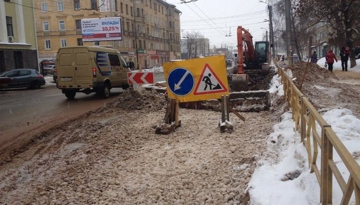 Ремонт на Комсомольской: по проезжей части течет глиняная река
