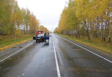 ВАЗ врезался в трактор: водитель легковушки погиб