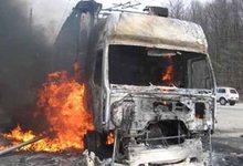 На Щорса загорелись два КАМАЗа, один из водителей получил ожоги