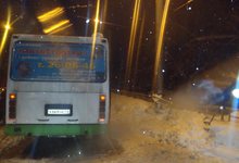 В Кирове автобус с пассажирами врезался в столб