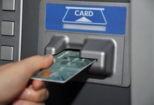 Таксист украл деньги с банковской карты военнослужащего-контрактника