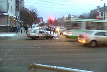 Из-за столкновения в ДТП «Хонды» и «Лады» на Воровского образовалась пробка