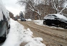  Уборка снега: водителей просят не оставлять машины на обочинах