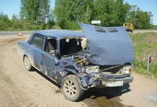  КамАЗ врезался в ВАЗ: пострадала годовалая девочка