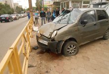 На Воровского «Дэу Матиз» врезался в цветочный магазин